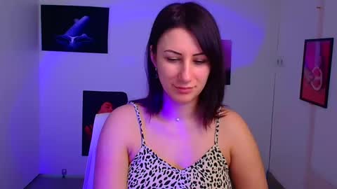 Snapshot of _emma_lay chatting on January 30, 12:59 pm Emma online show from January 30, 12:59 pm