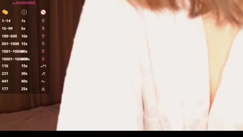 _esmeraldiyaa_ online show from November 13, 6:01 am