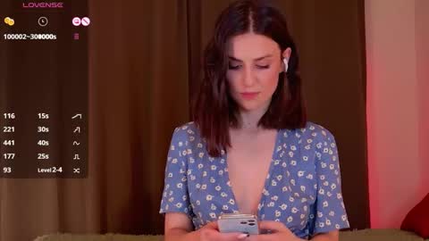 _esmeraldiyaa_ online show from December 20, 1:31 am