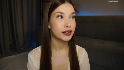 Snapshot of _eva_lee chatting on February 27, 6:42 pm Alice online show from February 27, 6:42 pm