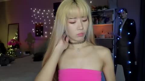 EveEva online show from December 17, 6:06 am