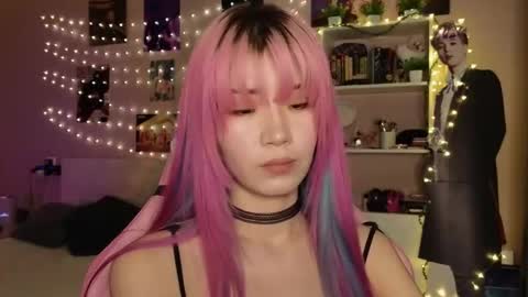 EveEva online show from March 2, 7:15 am