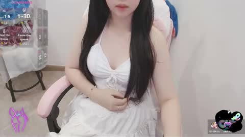 Snapshot of _girlcute_ chatting on October 19, 12:56 am Anna online show from October 19, 12:56 am