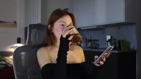 Snapshot of _guesswhat_ chatting on October 3, 1:27 pm Katarina online show from October 3, 1:27 pm