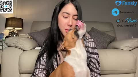 sara online show from October 9, 2:15 am