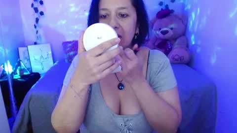 Snapshot of _isis74_ chatting on October 2, 5:18 pm Camila online show from October 2, 5:18 pm