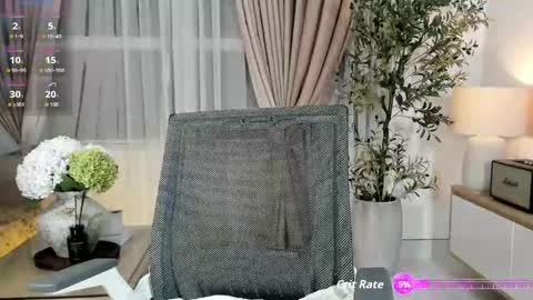 _joliie_ online show from April 25, 9:01 pm