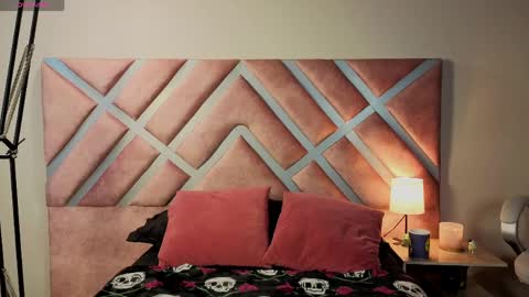 kelly online show from April 25, 1:41 pm