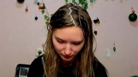 _kikiclark_ online show from February 6, 8:56 pm