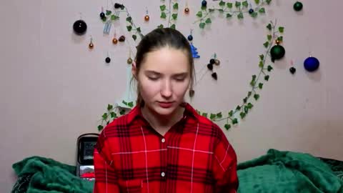 _kikiclark_ online show from January 11, 8:58 pm