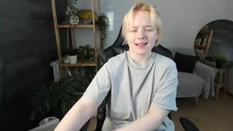 Li online show from October 2, 8:36 pm