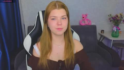 Molly   online show from November 30, 6:45 pm