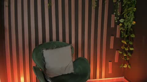 Snapshot of _kleo_ chatting on February 8, 9:46 pm online show from February 8, 9:46 pm