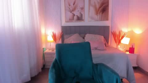 paulina  online show from June 5, 7:53 pm