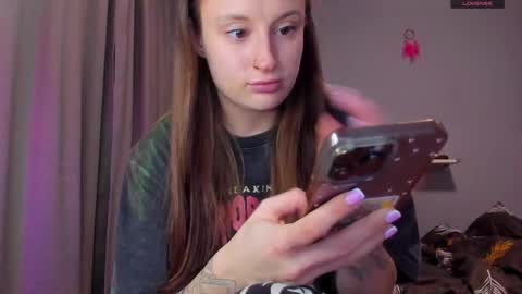 _lorra online show from September 26, 6:16 pm