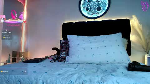 Lorrayne online show from April 25, 1:41 pm