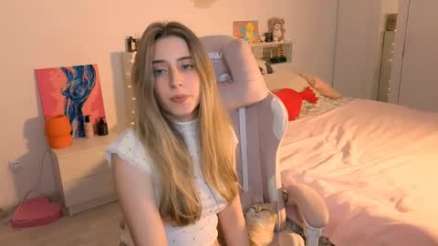 Amanda  mandy online show from April 2, 3:20 pm