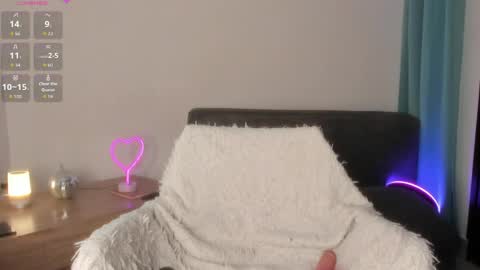   online show from April 25, 1:41 pm