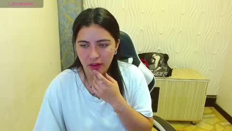 luna torres online show from April 21, 1:29 pm