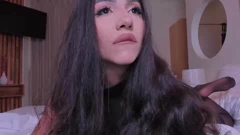 Snapshot of _lyna chatting on February 21, 5:24 am Lynna online show from February 21, 5:24 am
