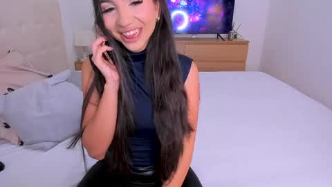 Lynna online show from April 23, 9:17 pm