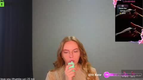 Welcome guys  Pleasure to see you all here  My name is Lysafeta and MichaelaTip menu is active Private is open  online show from October 28, 5:57 am