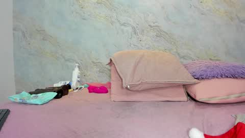 Snapshot of _maddy_miller chatting on December 24, 12:00 pm Maddy online show from December 24, 12:00 pm