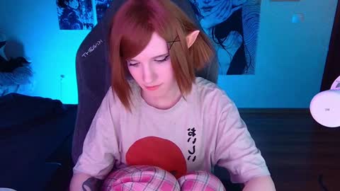 Mariko online show from December 8, 5:33 pm