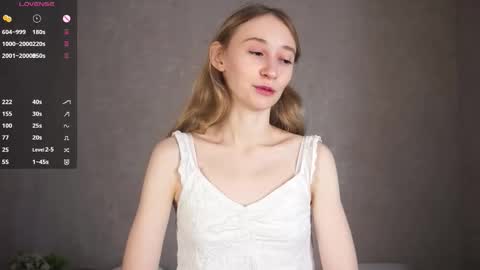  Gwen  online show from September 17, 7:39 am