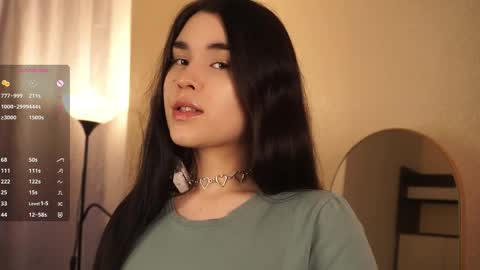  Gwen  online show from April 6, 8:15 am