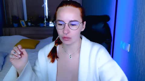 Snapshot of _mi_amore chatting on October 12, 7:00 am _mi_amore online show from October 12, 7:00 am