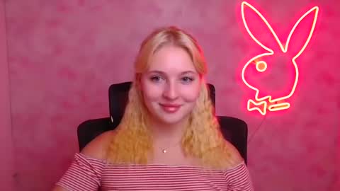 Snapshot of _mila_la_ chatting on September 27, 11:17 am Melanie online show from September 27, 11:17 am