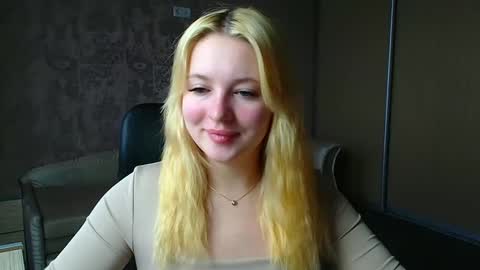 Melanie online show from April 9, 7:14 am