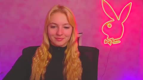 Snapshot of _mila_la_ chatting on January 12, 7:00 am Melanie online show from January 12, 7:00 am