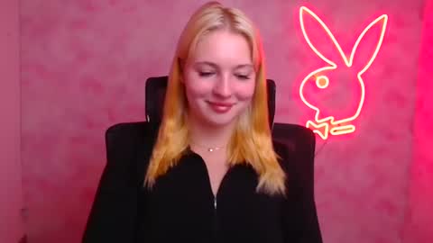 Snapshot of _mila_la_ chatting on September 25, 11:31 am Melanie online show from September 25, 11:31 am