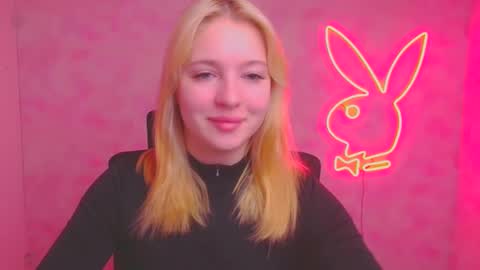 Snapshot of _mila_la_ chatting on October 15, 9:01 am Melanie online show from October 15, 9:01 am