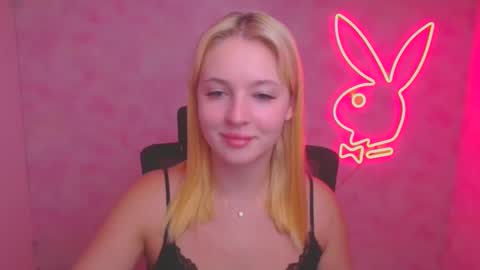 Snapshot of _mila_la_ chatting on September 11, 11:21 am Melanie online show from September 11, 11:21 am
