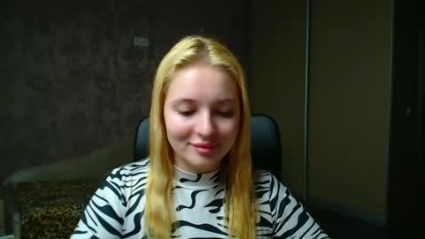 Melanie online show from December 16, 12:22 pm