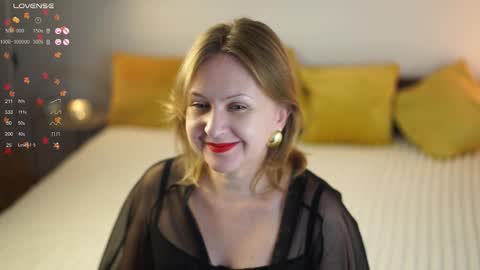 _million_dollarsmile online show from November 11, 2:25 pm