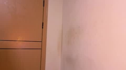 Mimi online show from April 26, 3:21 pm