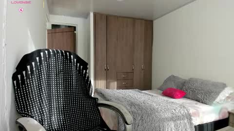 _miss_coco_ online show from February 20, 12:39 pm