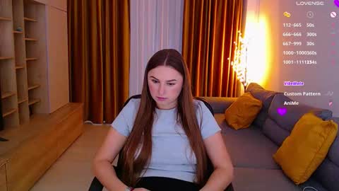 Mia online show from November 12, 10:35 am