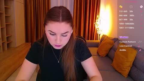 Mia online show from February 7, 8:07 am