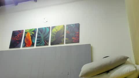 _molly_rosse_ online show from April 20, 11:57 am