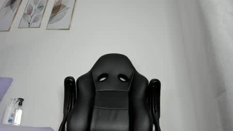 _molly_rosse_ online show from June 9, 12:26 pm