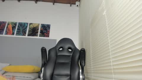 _molly_rosse_ online show from May 5, 12:19 pm