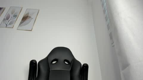 _molly_rosse_ online show from May 26, 12:04 pm