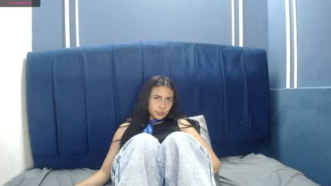 Molly online show from February 4, 9:31 pm