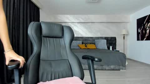 Maya online show from October 5, 5:23 am