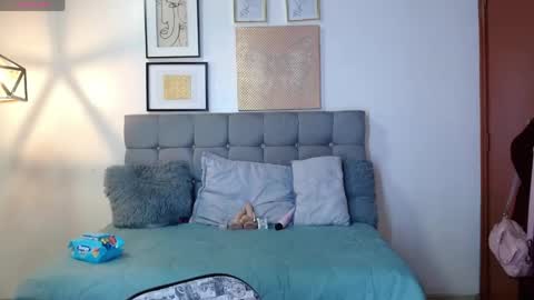 _naomi_s online show from April 25, 8:39 pm